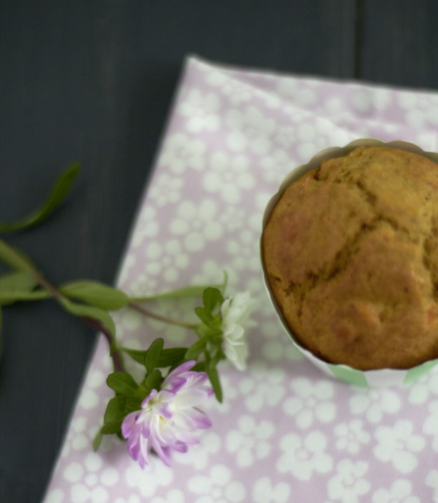 Mein Rezept f&uuml;r M&ouml;hren-Bananen-Muffins - ja, man kann mit Obst und Gem&uuml;se kleine K&uuml;chlein backen und sie schmecken total lecker! Toll zum Sonntagskaffee!