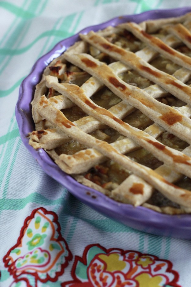 Ich hab endlich das erste mal einen richtigen Apple Pie gebacken und mit diesem Rezept k&ouml;nnt ihr das auch! Ist ganz einfach und so lecker! 