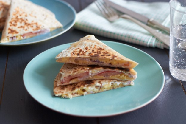 schnelles Rezept Pizza Weizentortillia tastesheriff