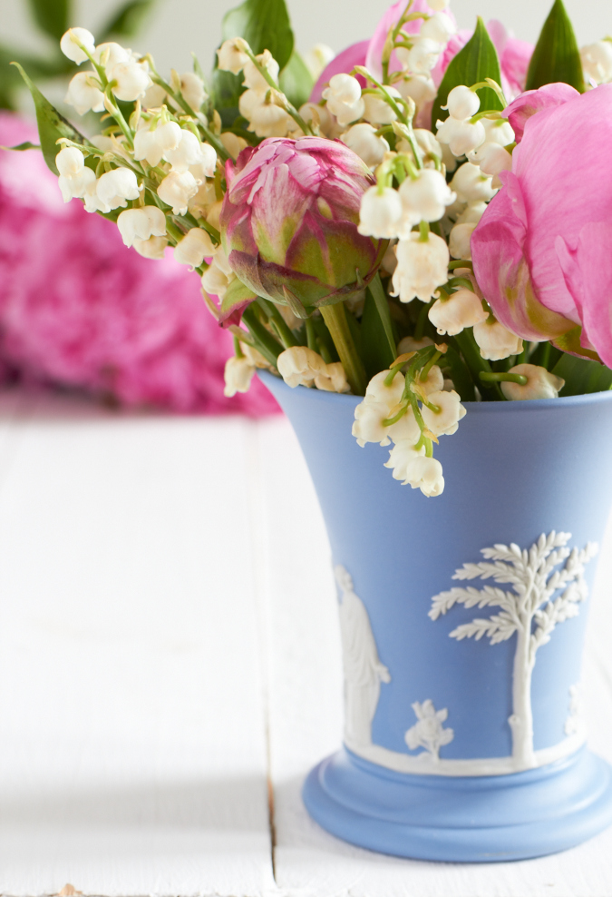 muttertag wedgwood Vase Maigloeckchen Pfingstrosen