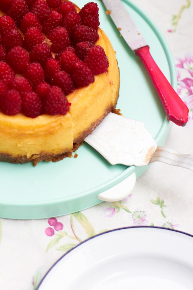 Ein leckeres Sommer Kuchen Rezept vom Tastesheriff - Ein Himbeer-Cheesecake! Den muss man einfach nachbacken!