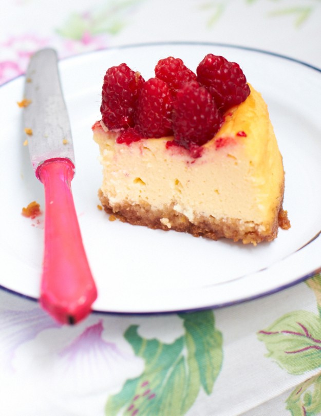 Ein leckeres Sommer Kuchen Rezept vom Tastesheriff - Ein Himbeer-Cheesecake! Den muss man einfach nachbacken!