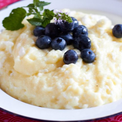 Griessbrei mit Blaubeeren