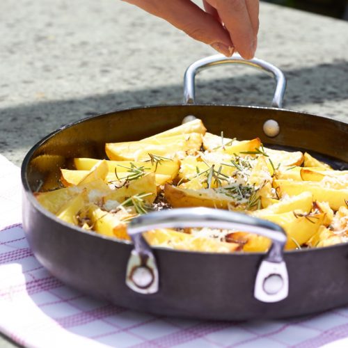 überbackene Parmesan Kartoffeln mit Rosmarin tastesheriff.com