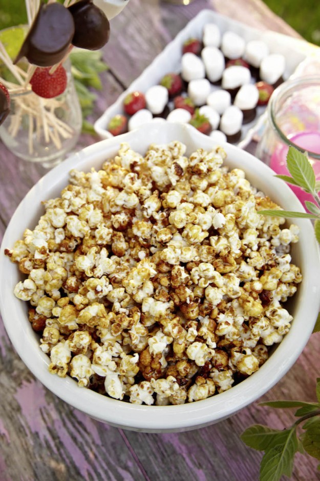 Popcorn mit Karamell und fleur de sel l&auml;sst Herzen h&ouml;her schlagen - so muss ein ein Filmabend schmecken! Aber auch sonst ist dieses Popcorn der perfekte Snack!