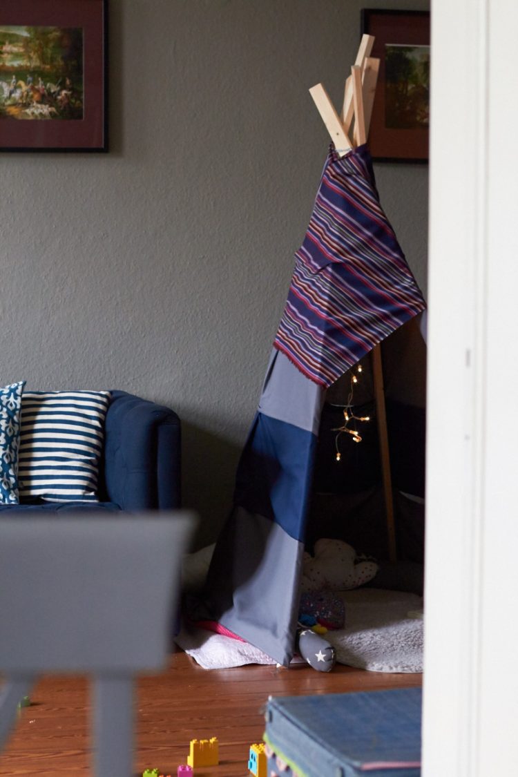 DIY für ein kuscheliges, selbstgebautes Tipi auf www.tastesheriff.com