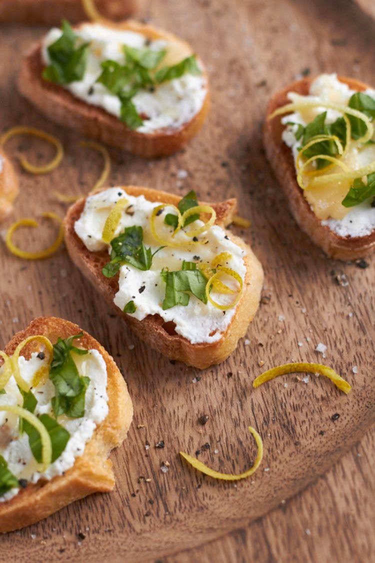 Super leckere Baguette-Schnittchen mt Ricotta, Honig und Zitronen