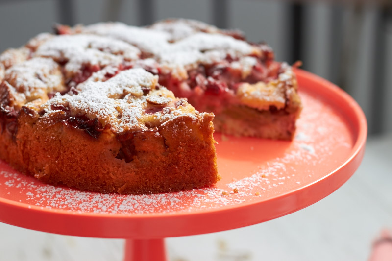 Rhabarbar-Erdbeer-Joghurt Kuchen | tastesheriff