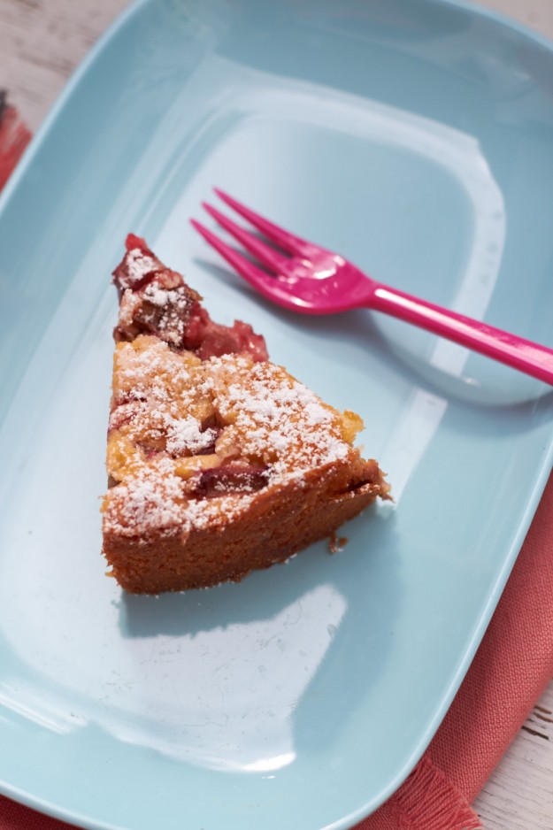 Rhabarbar-Erdbeer-Joghurt Kuchen | tastesheriff
