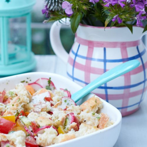 Leckerer Sommersalat mit Buttermilch aus dem Buch Jerusalem.