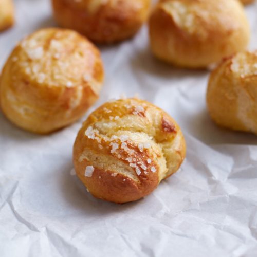 Schnell zubereitet und super lecker - kleines Laugengebaeck.