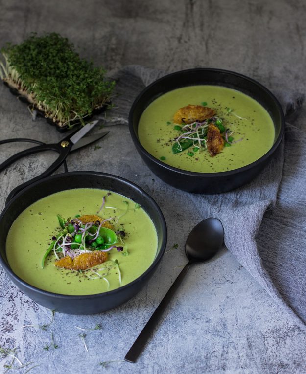 Sommerliche Erbesencremesuppe