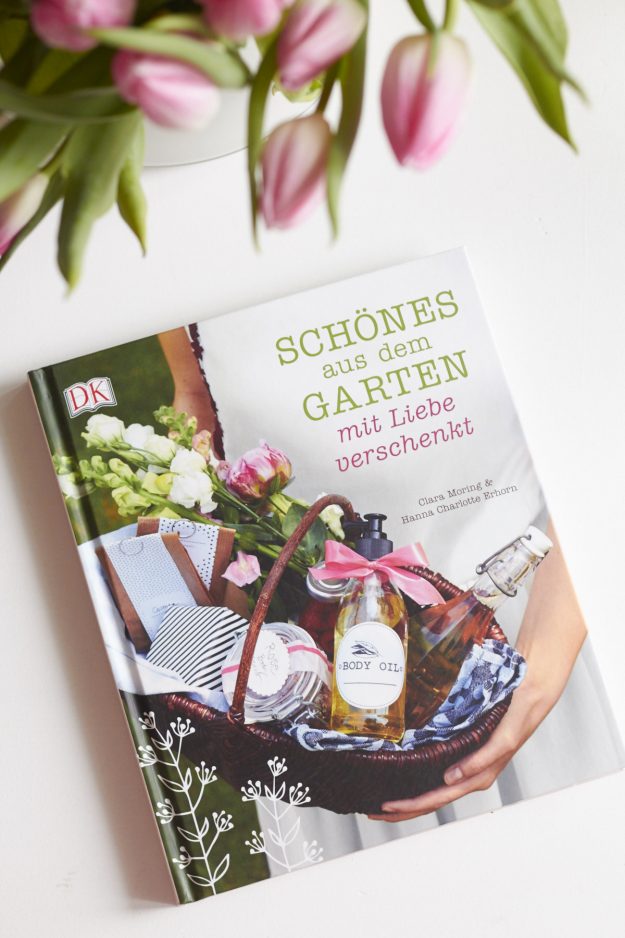 Schönes aus dem Garten mit Liebe verschenkt - das Buch von Hanna Charlotte Erhorn und Clara Moring (tastesheriff)