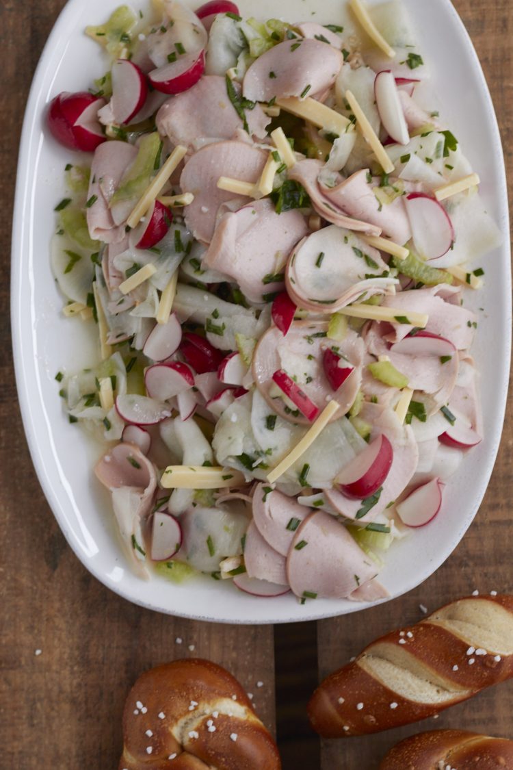 Ein Rezept für den leckersten Wurstsalat mit Rettich für die Gemüse Expedition von Tastesheriff. Und noch viel mehr Ideen zum kochen und backen mit Rettich.
