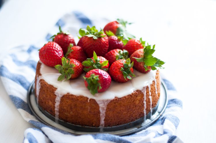 Der Blog des Monats Juni bei Tastesheriff ist das kreative Fräulein Selbstgemacht. Zitronenkuchen mit Erdbeeren