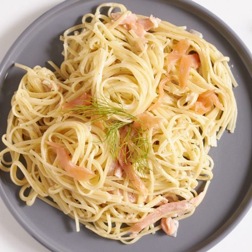 Schnelles und leckeren Mittagessen - Pasta mit Räucherlachs.