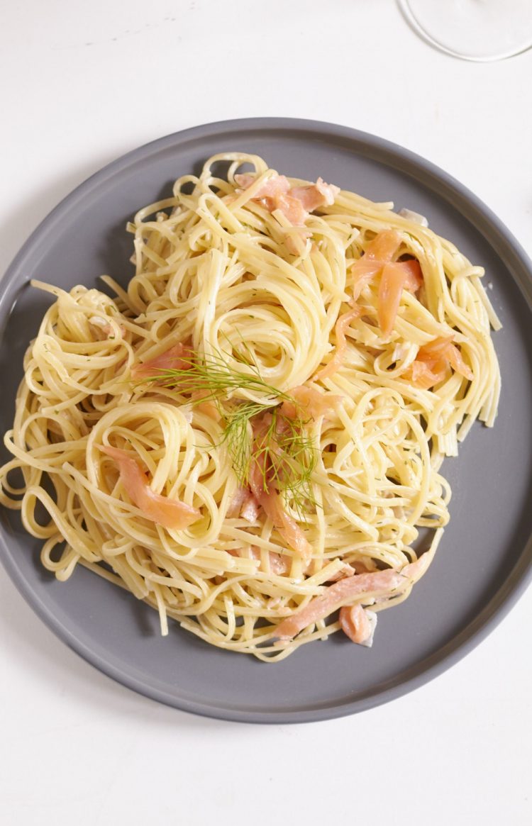 Schnelles und leckeren Mittagessen - Pasta mit Räucherlachs.