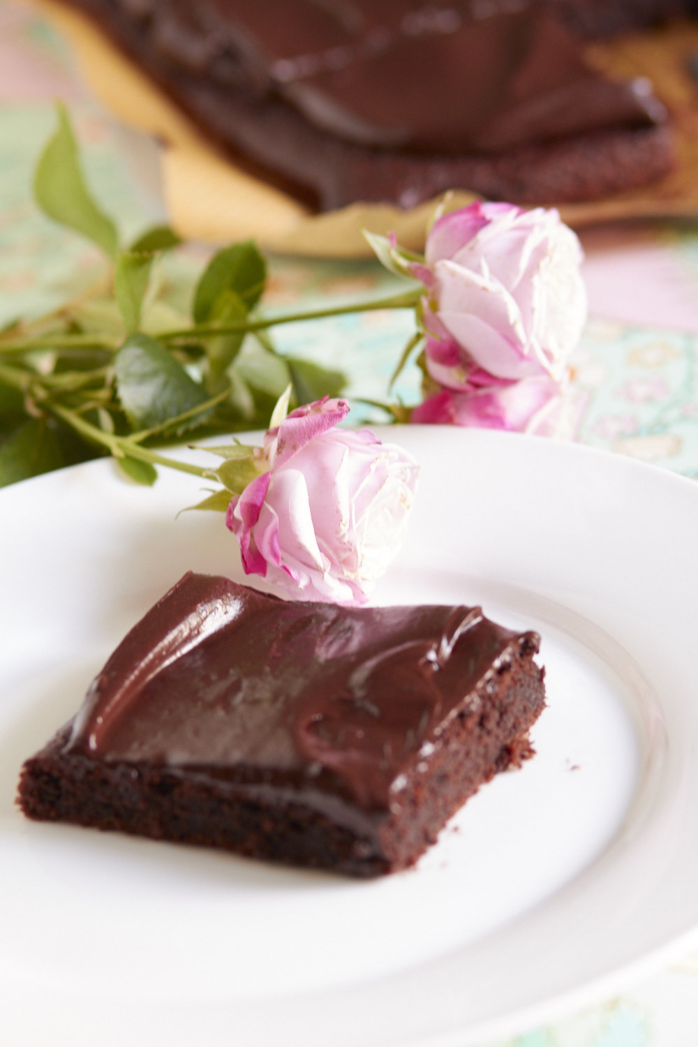 Schokoladen-Zucchini Brownie mit leckerem Schoko-Frosting. Mehr Schokolade geht nicht! 