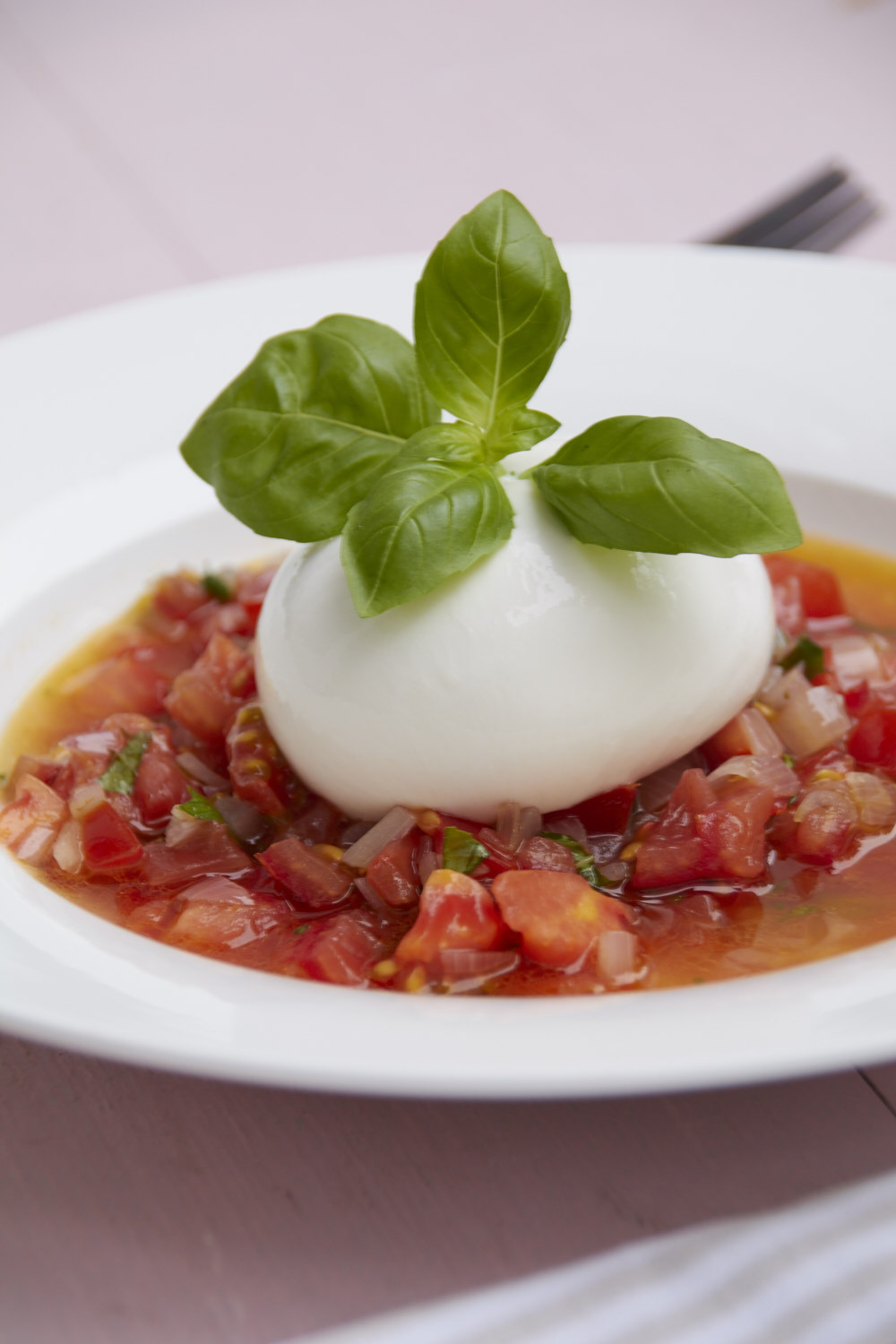 Burrata mit Tomaten Vinaigrette | tastesheriff