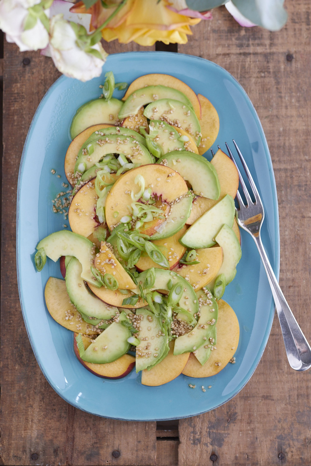 Ein köstlich, frischer Spätsommer-Salat: Avocado Nektatrinen Salat