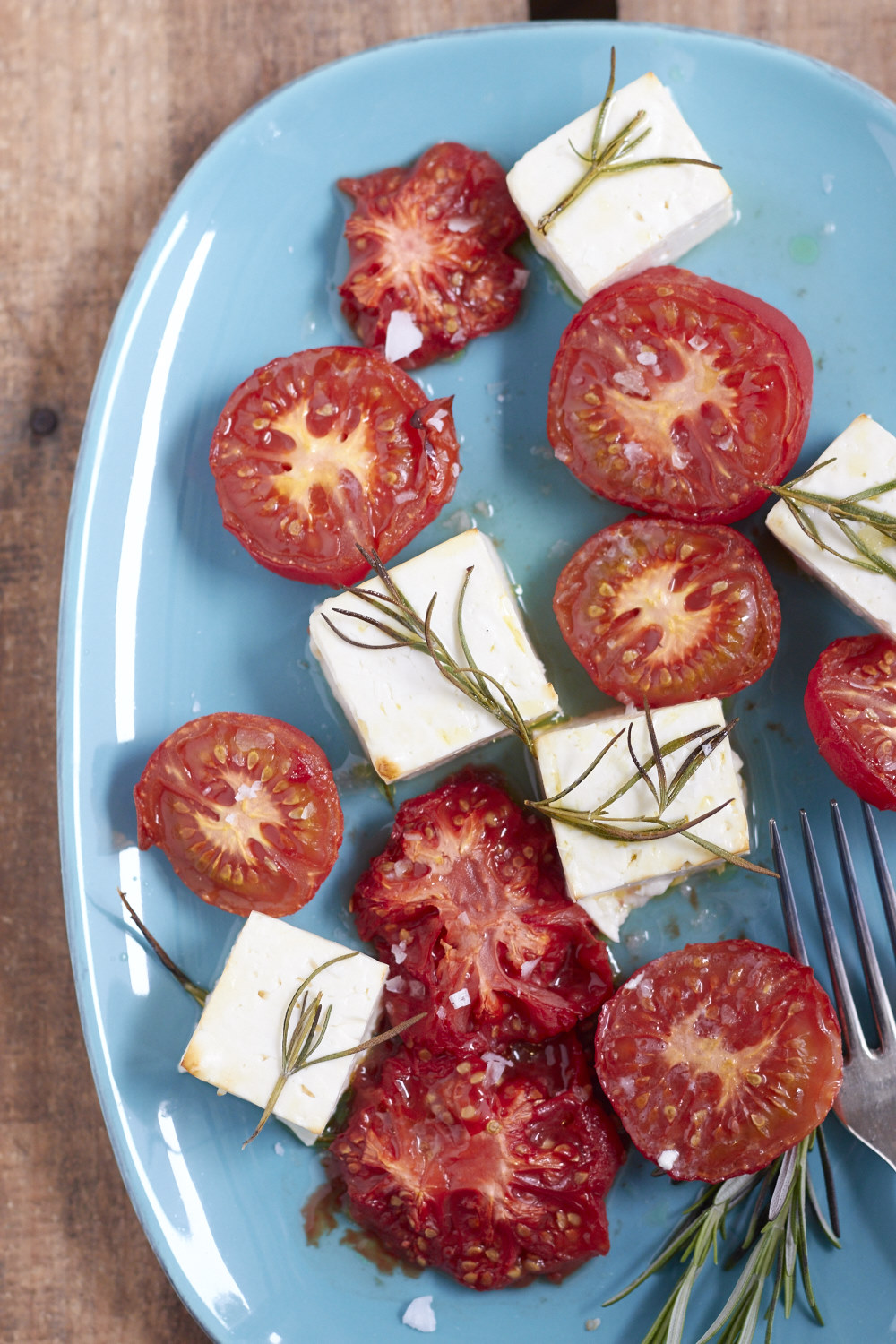 Leckere Honigtomaten mit frischem Feta aus dem Honigbuch von Eva Derndorfer und Elisabeth Fischer
