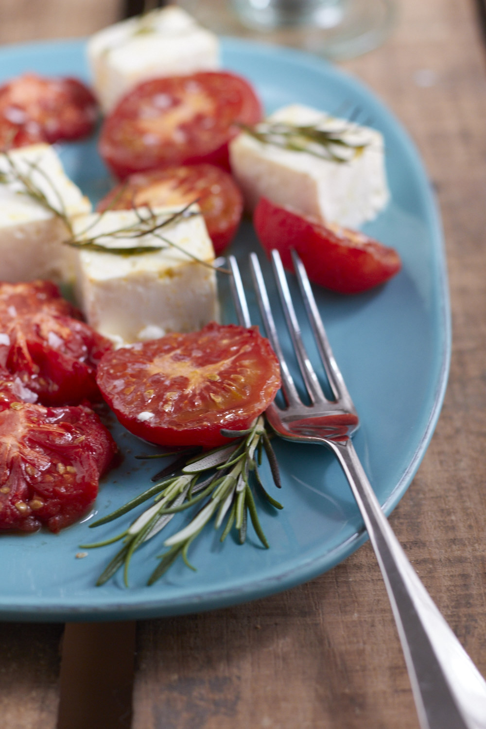 Leckere Honigtomaten mit frischem Feta aus dem Honigbuch von Eva Derndorfer und Elisabeth Fischer