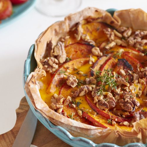 Ein gemütliches Dinner passend zur Jahreszeit - dazu empfehle ich eine leckere Kürbistarte mit Walnuss