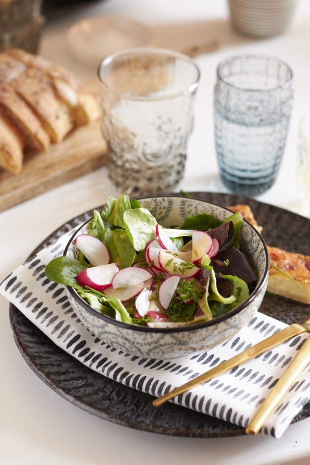 Kaltbach Kaesemenue - die Vorspeise - eine leckere Käsequiche mit Salat