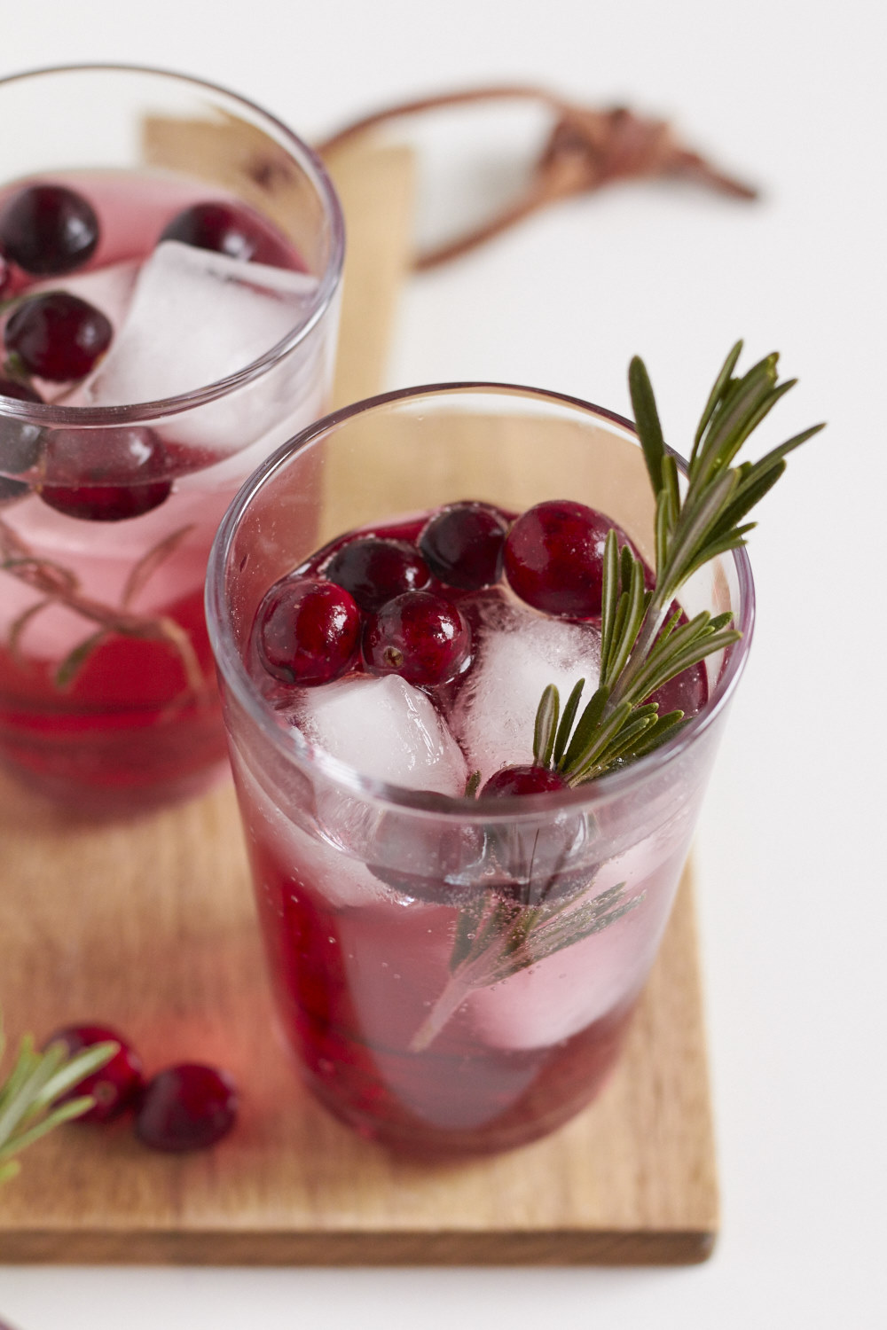 X-MAS Afterparty - frischer Cranberry Gin Tonic ideal als Weihnachtsdrink