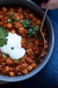 Lust auf was Orientalisches? Dann passt dieser leckere Kichererbsen-Linsen-Eintopf perfekt.