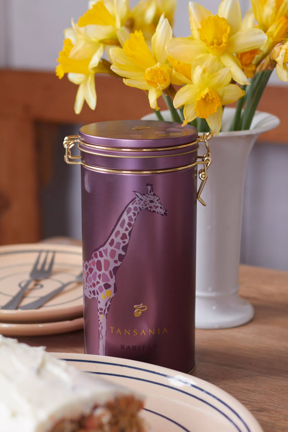 Das darf bei einem österliches Kaffeetrinken auf keinen Fall fehlen: Möhrenkuchen mit Frosting - da kommt der Osterhase auf jeden Fall vorbei!