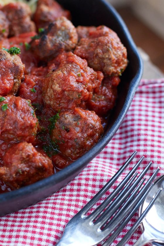 Nudeln mit Hackbällchen in Tomatensoße | tastesheriff