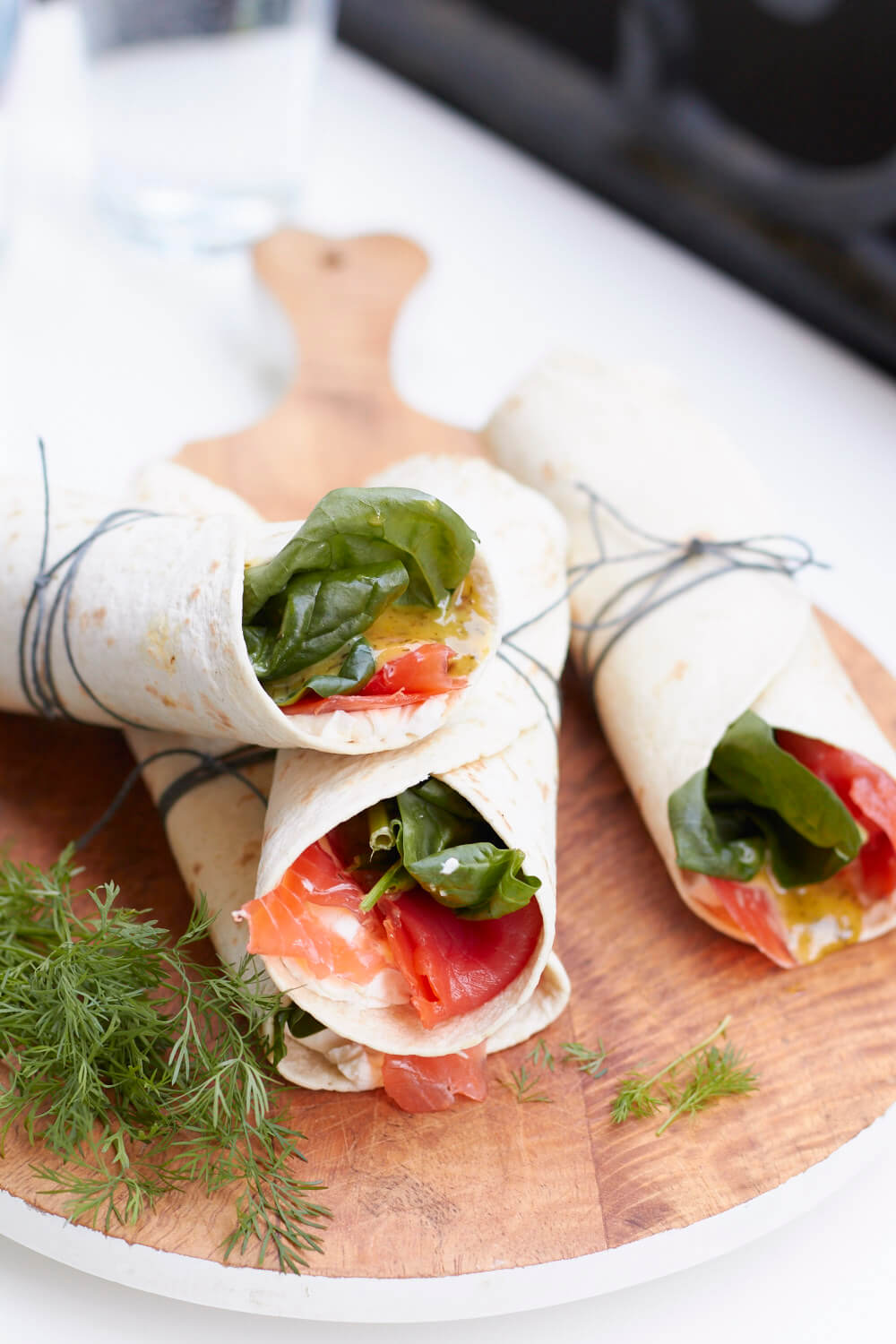 Leichte Sommerküche mit Lachs Wraps tastesheriff