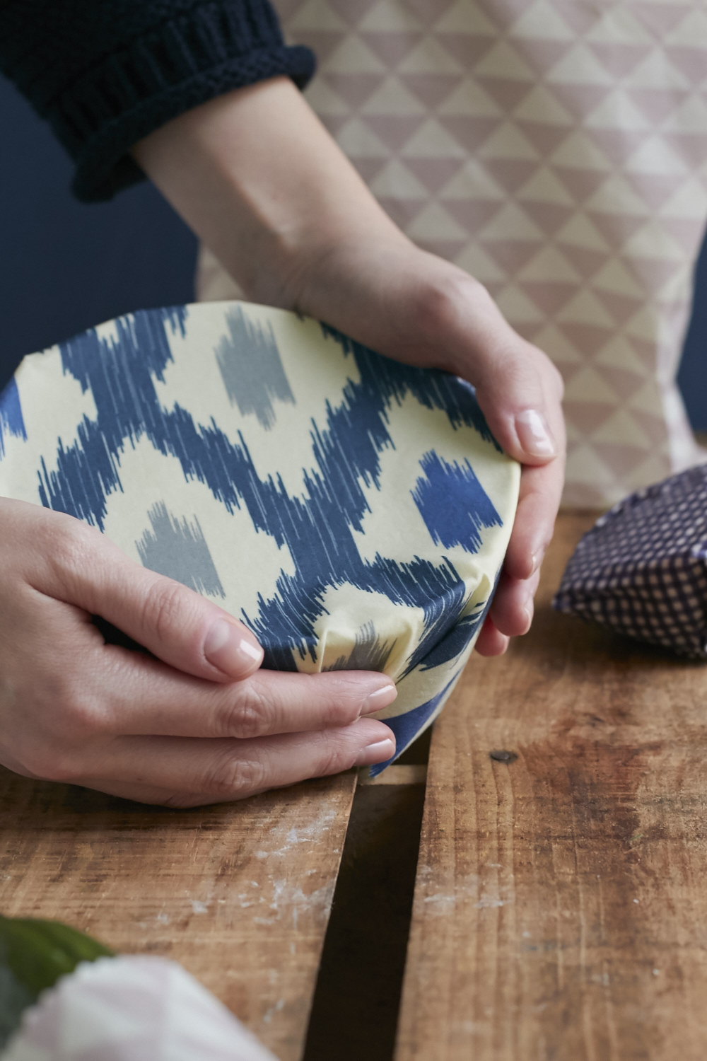 DIY Bienenwachstuch - ganz einfach selbst gemacht und ein super nachhaltiges Produkt als Ersatz von Frischhaltefolie. #zerowaste