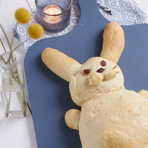 Frohe Ostern mit diesem einfachen Rezept für einen Hefeteig Hasen.