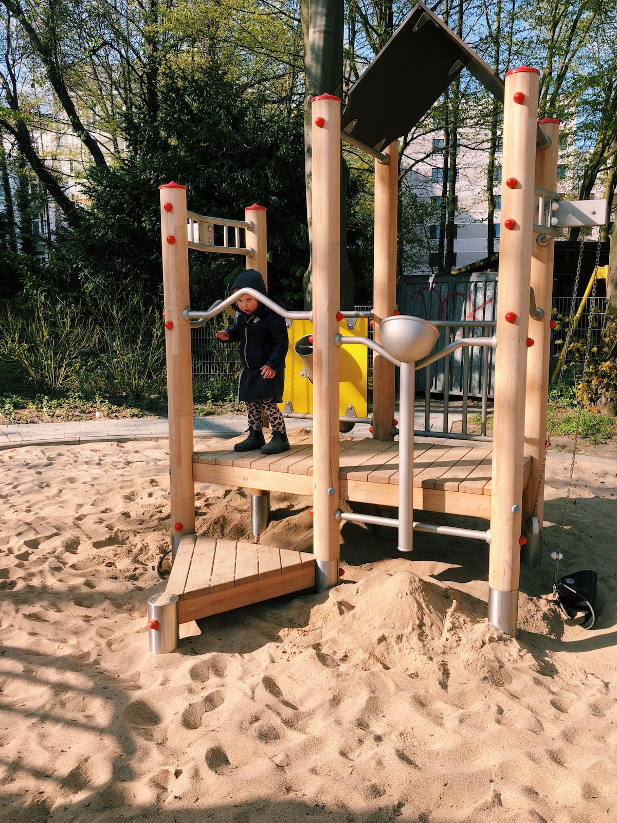 zwischen Schreibtisch, M&uuml;digkeit und &Uuml;bernachtungspartys - mein 12von12 am 12. April 2019