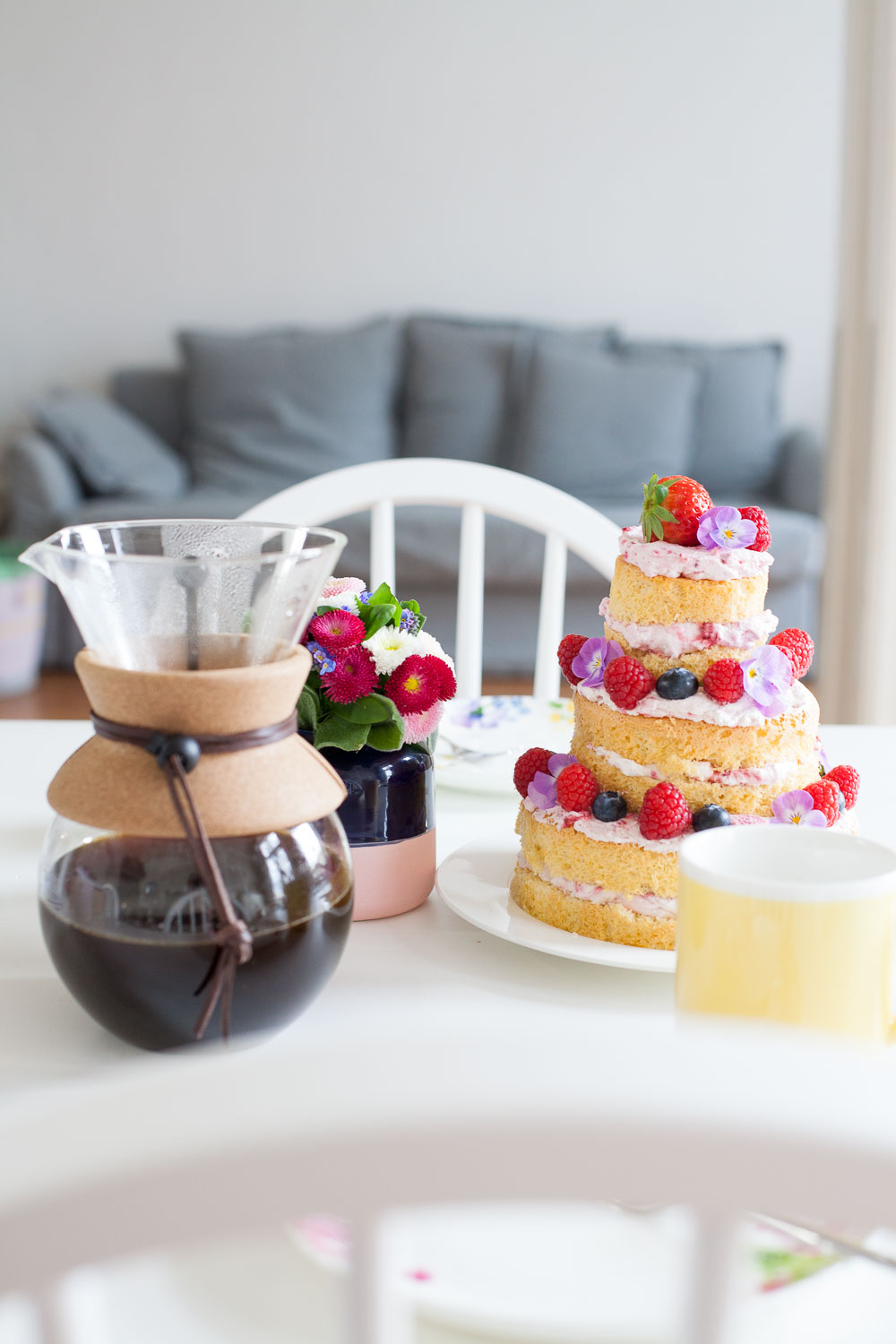 Dieses Jahr zu Ostern gibt es eine leckere Beerentorte und leckeren Kaffee f&uuml;r die Familie. 