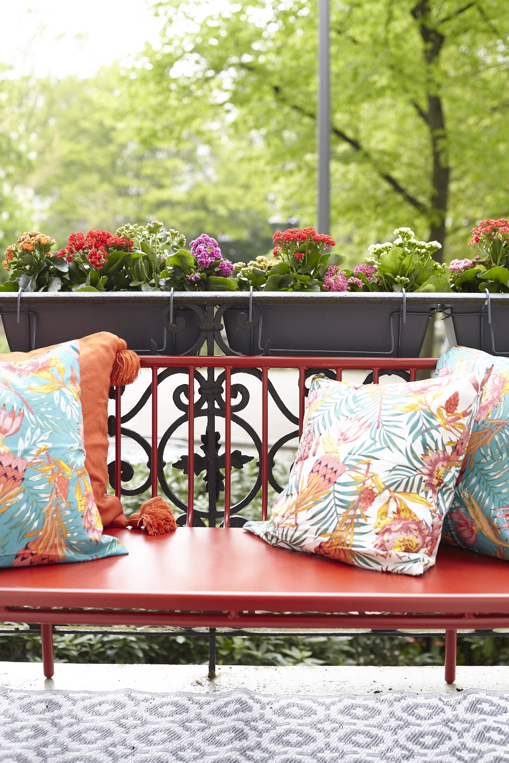 Die Outdoor-Saison ist er&ouml;ffnet! Ein Balkon-Umstyling mit Kalanchoe.