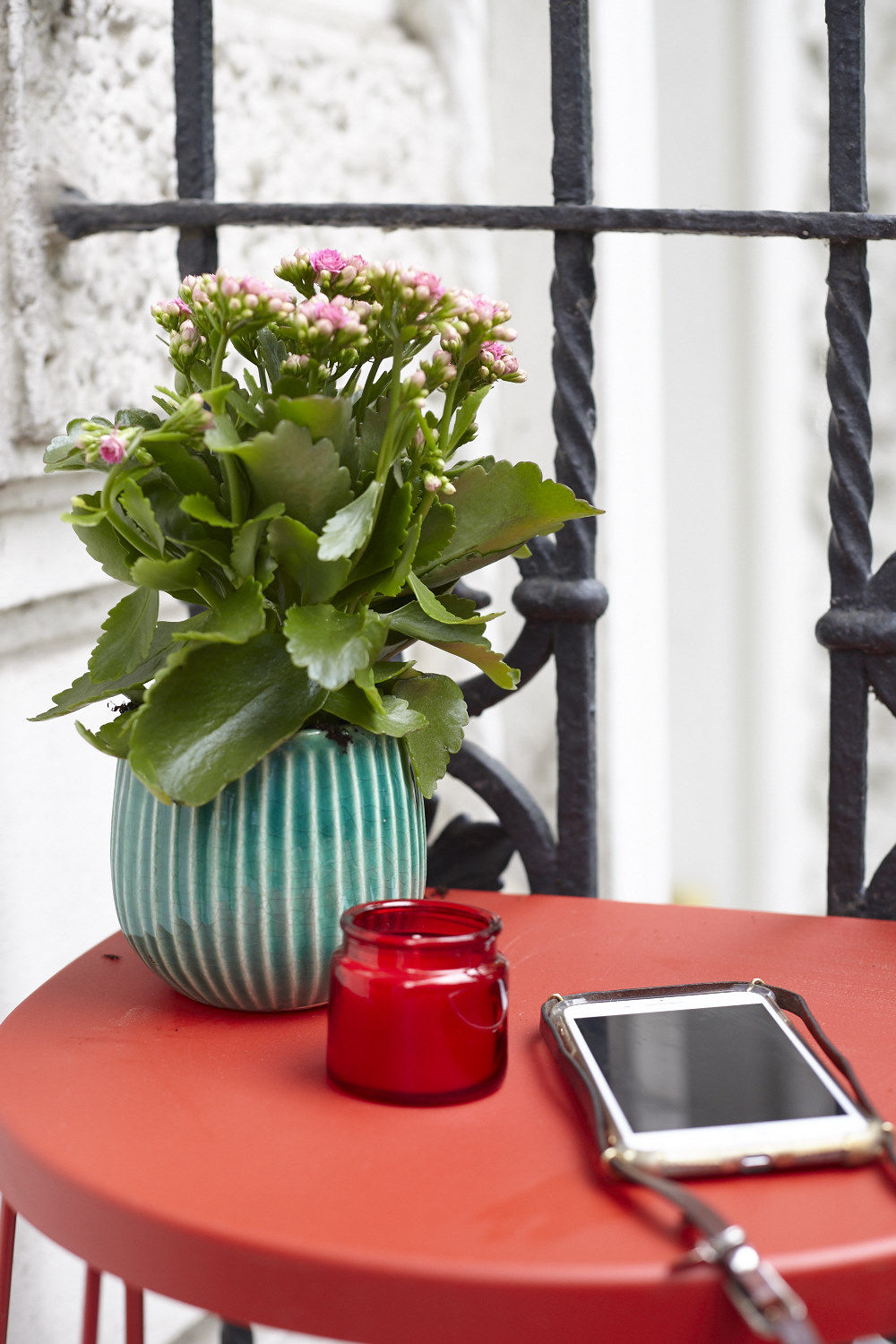 Die Outdoor-Saison ist er&ouml;ffnet! Ein Balkon-Umstyling mit Kalanchoe.
