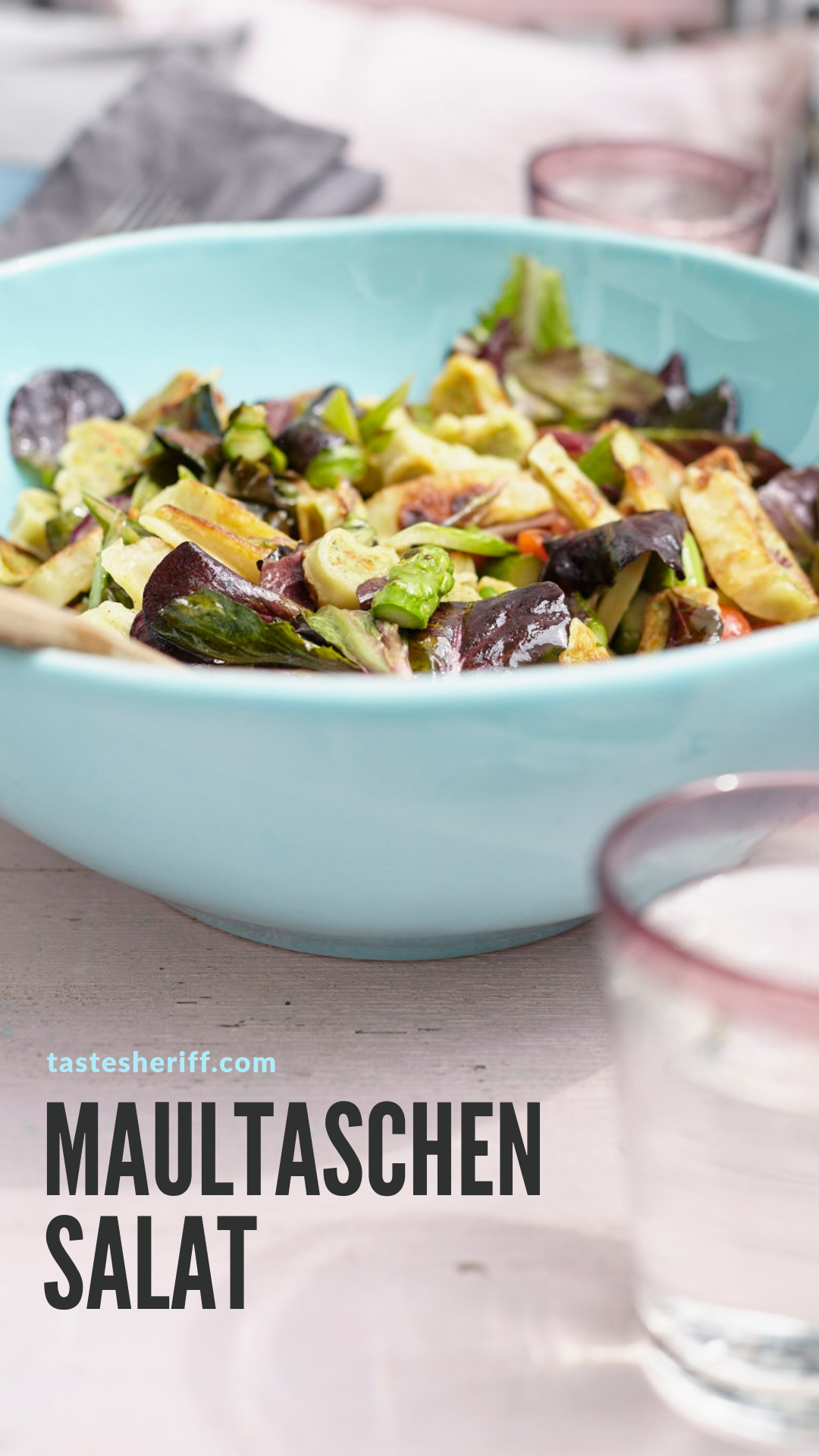 Ein leckerer Maultaschen Salat mit Spargel - perfekt für die Grillsaison.
