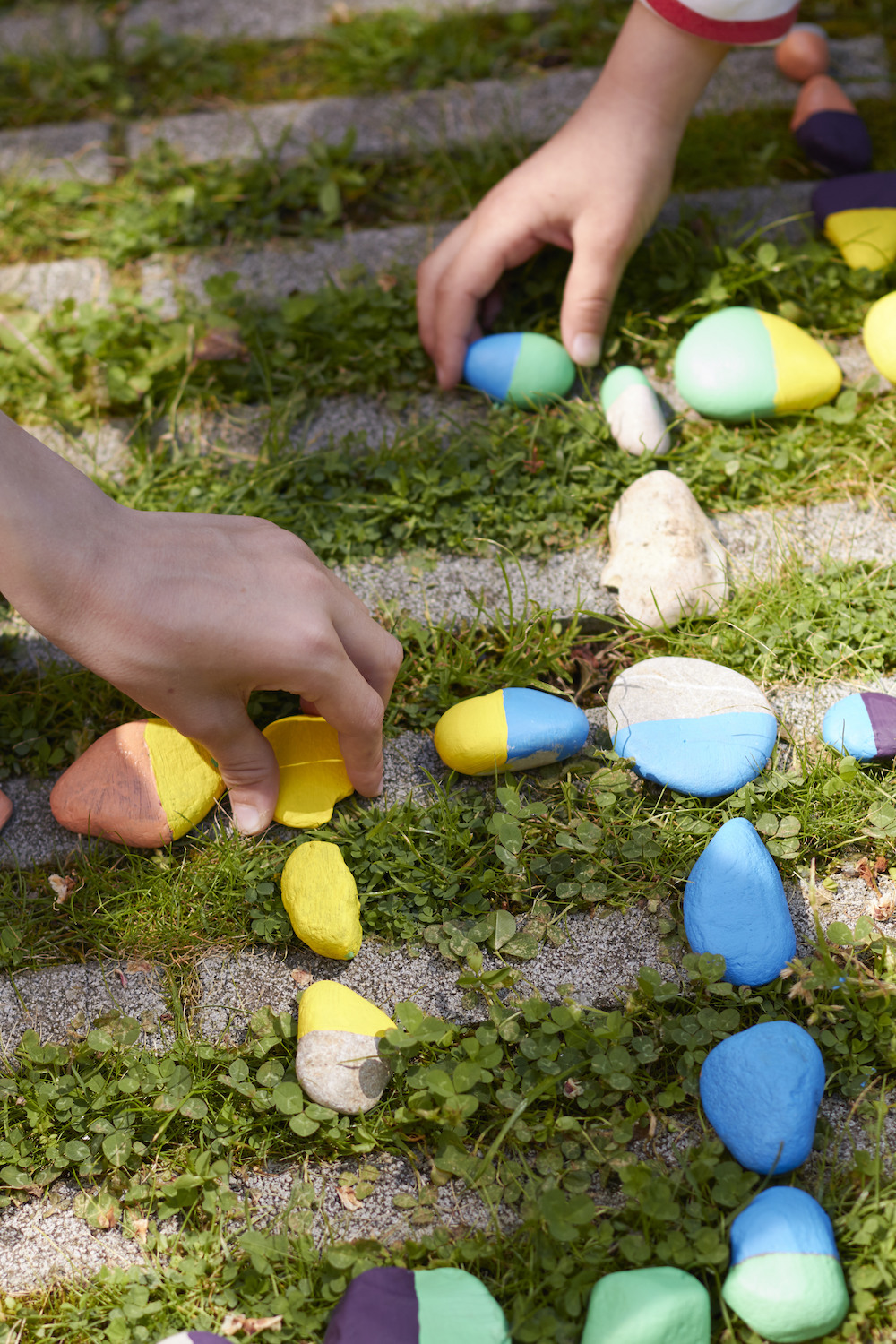 Steindomino - Spielzeug fuer den Sommer im Garten