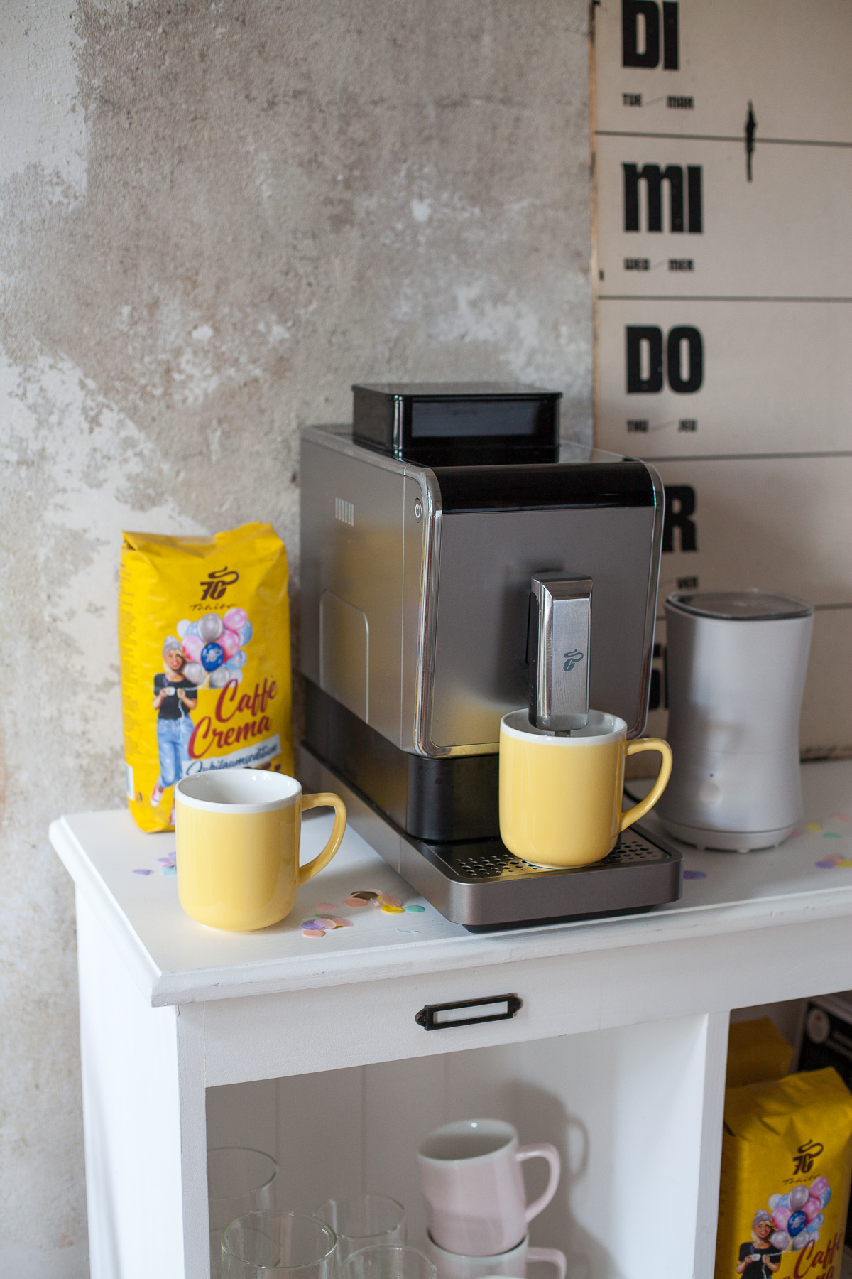 leckerer Espresso Cheesecake mit Schokoladen Topping mit dem Tchibo Jubiläums Kaffee für den Vollautomaten