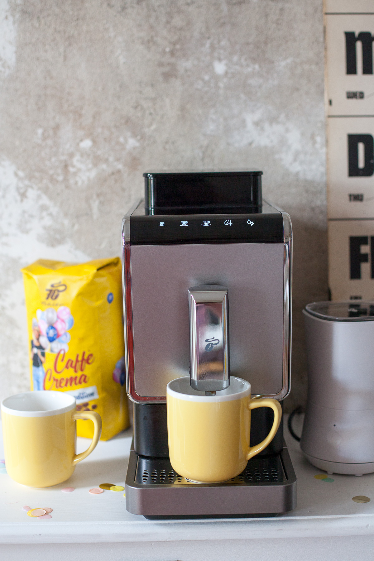 leckerer Espresso Cheesecake mit Schokoladen Topping mit dem Tchibo Jubiläums Kaffee für den Vollautomaten