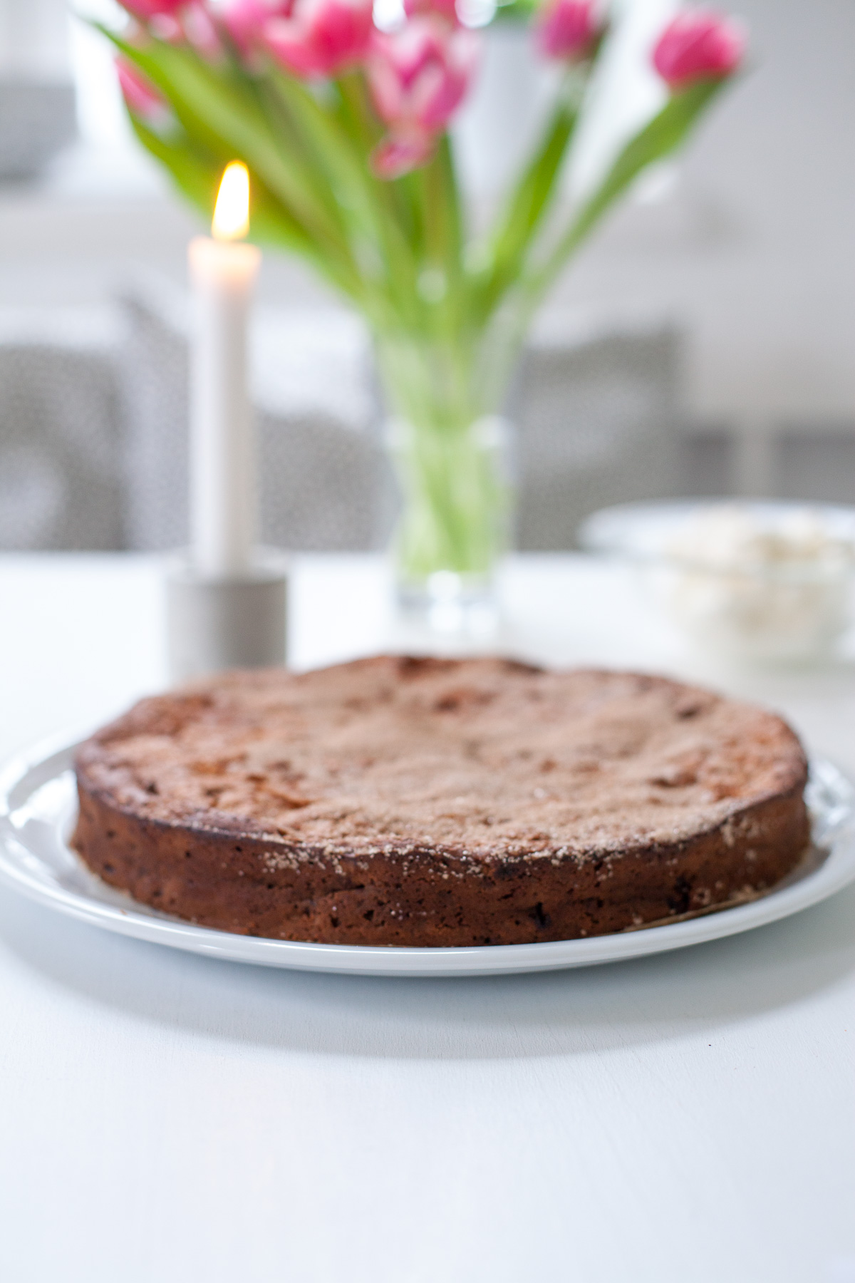 Eine super Alternative zum Apfelrührkuchen aka Quarantäne-Kuchen: Dieser Apfel-Frischkäse-Kuchen mit Zimtkruste hat bei uns schon so manche Miene aufgehellt. 