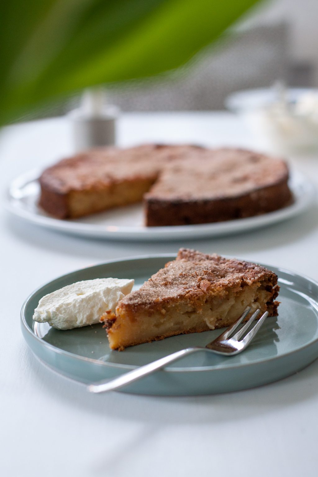 Apfel-Frischkäse-Kuchen mit Zimtkruste | tastesheriff