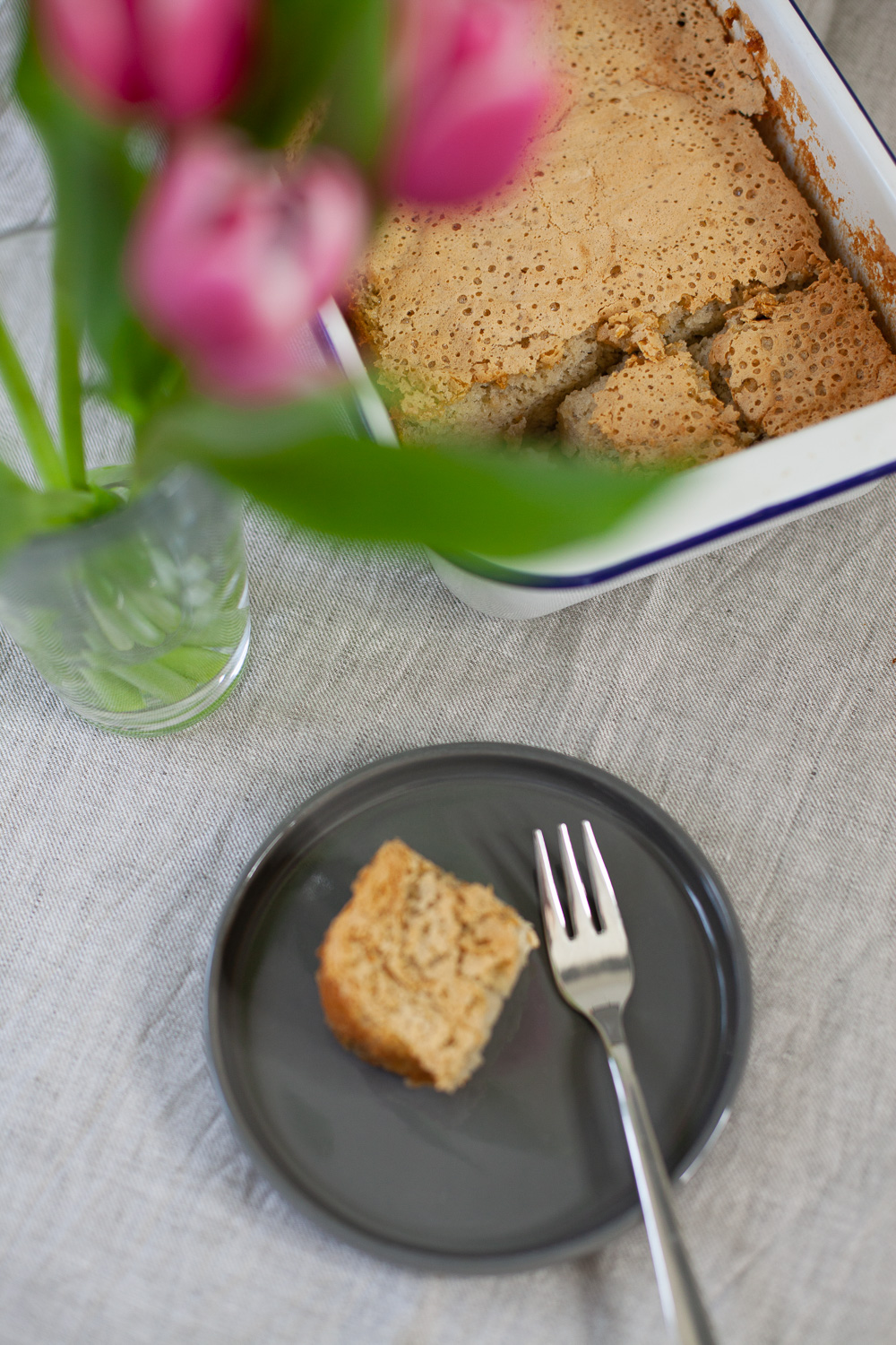 Ideal wenn man zu viele Bananen da hat und diese verwerten muss. Mein fluffiger Bananenkuchen der auch als Mousse durchgehen k&ouml;nnte. Glutenfrei ist er auch.