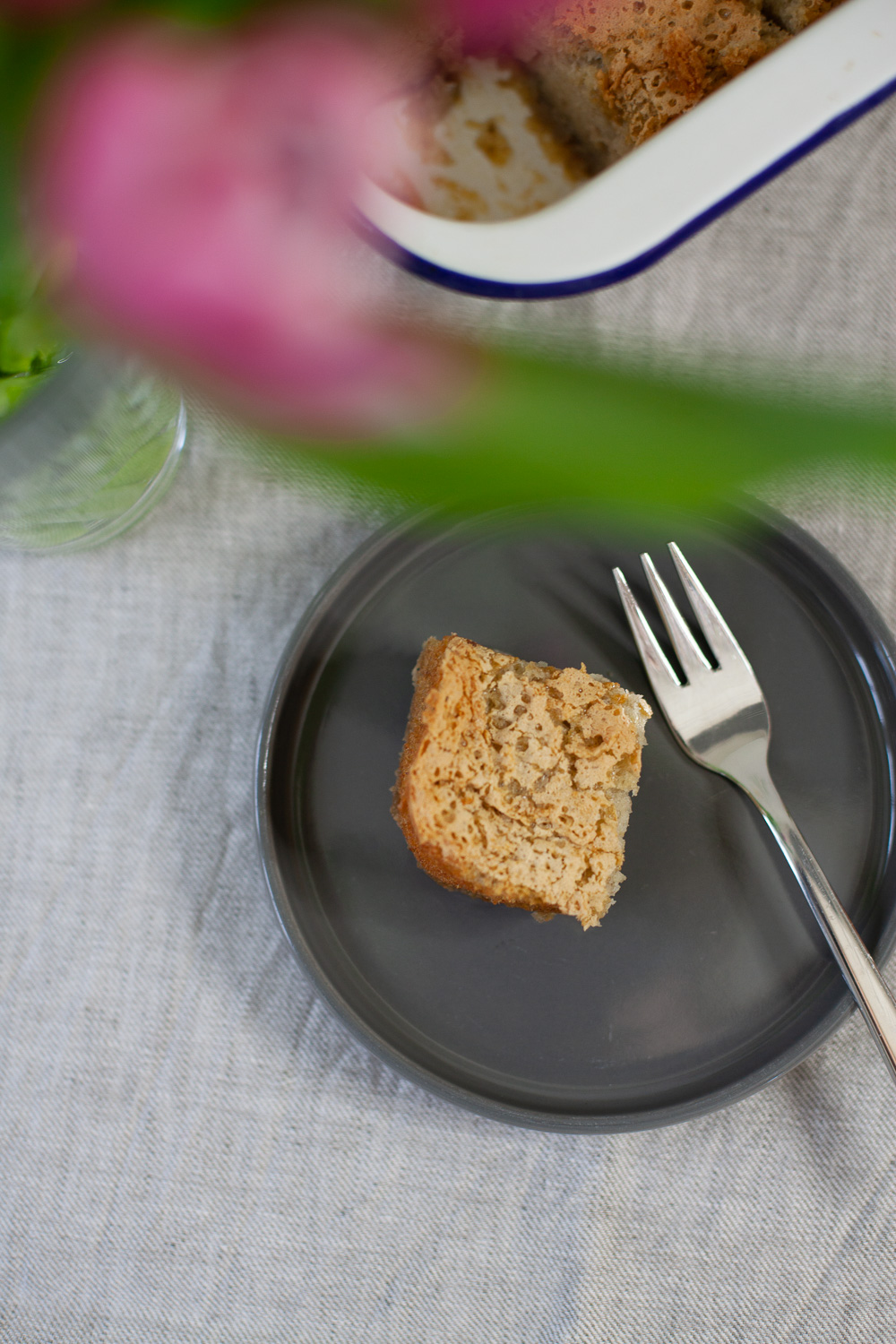 Ideal wenn man zu viele Bananen da hat und diese verwerten muss. Mein fluffiger Bananenkuchen der auch als Mousse durchgehen k&ouml;nnte. Glutenfrei ist er auch.