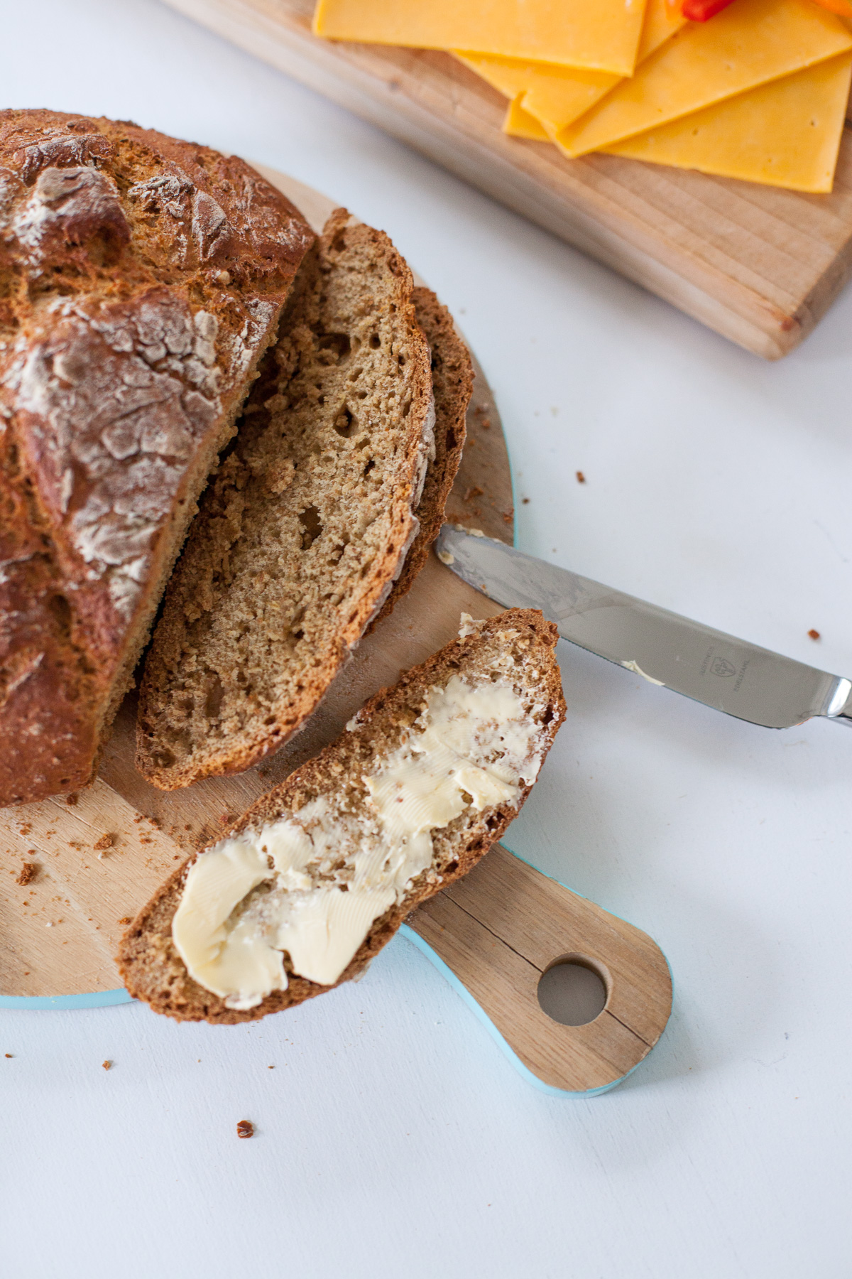 Eine Irische Brotzeit als Erinnerung an unsere Irlandrreise - mit leckerem Buttermilch Vollkorn Brot oder auch Sodabread genannt und guter Weidemilch-Butter