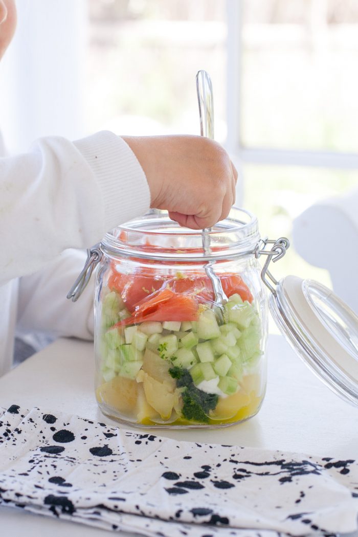 Kartoffeln-Quark und Lachs – ein leckerer Schichtsalat im Glas