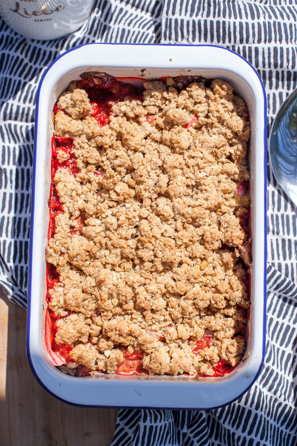 Rhabarber-Erdbeer-Crumble